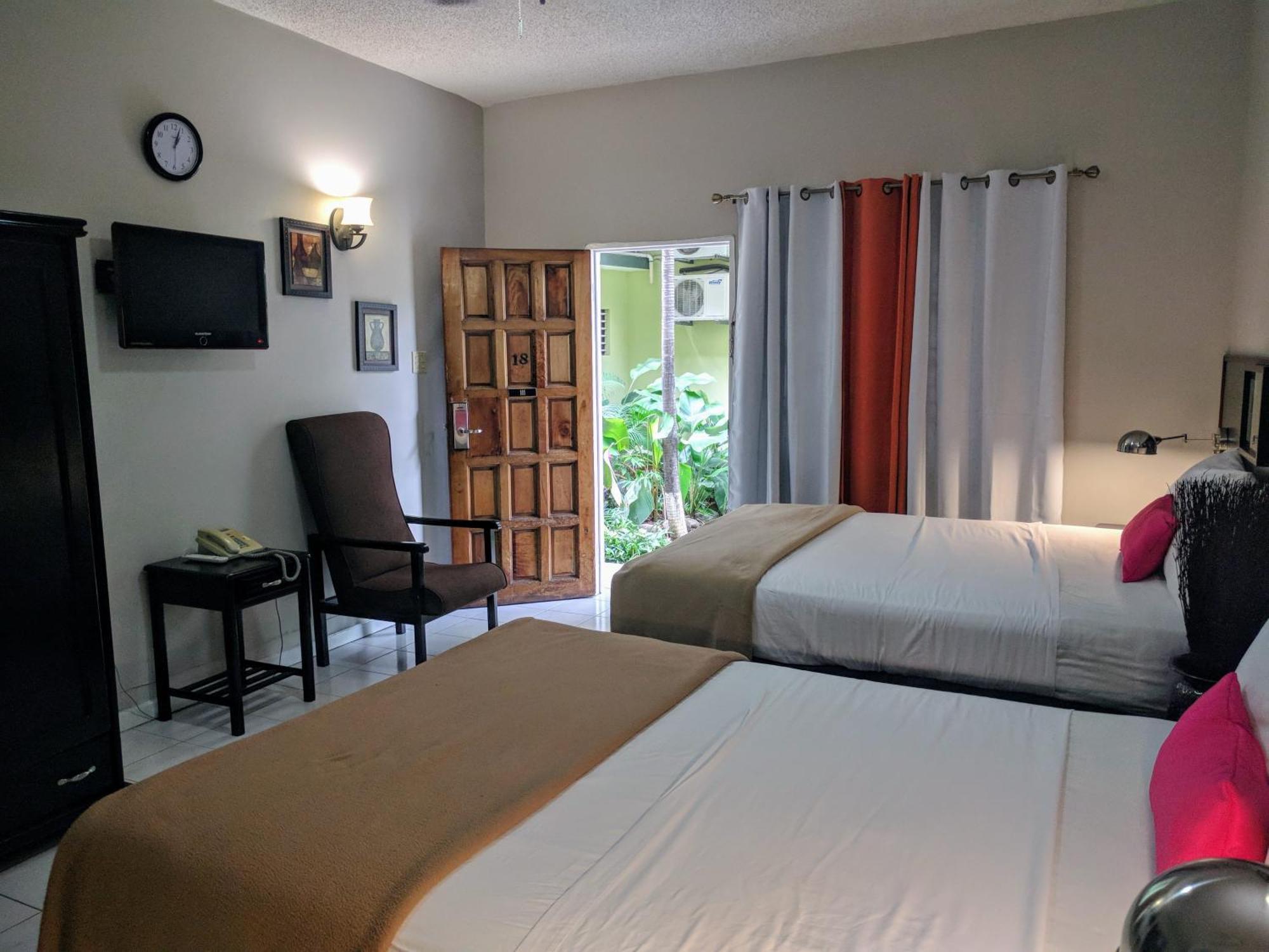 Christar Villas Hotel Kingston Exterior foto