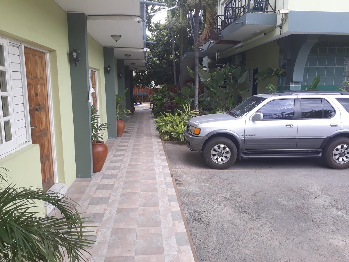 Christar Villas Hotel Kingston Exterior foto