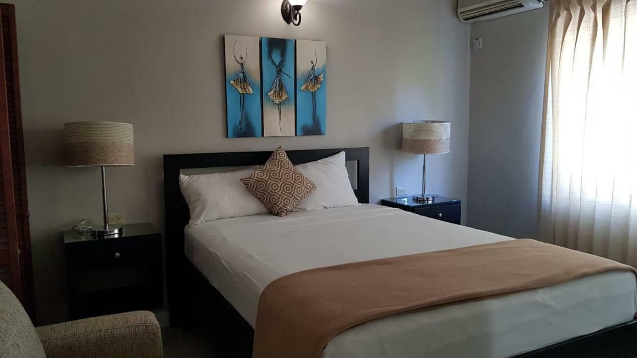 Christar Villas Hotel Kingston Exterior foto